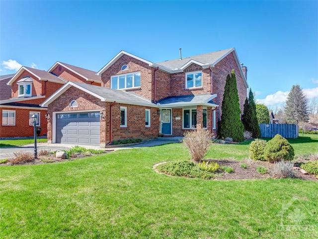 69 Castlethorpe Crescent, House detached with 4 bedrooms, 4 bathrooms and 6 parking in Ottawa ON | Image 1