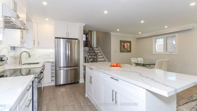 251 Wellesworth Dr, House detached with 3 bedrooms, 5 bathrooms and 5 parking in Toronto ON | Image 27