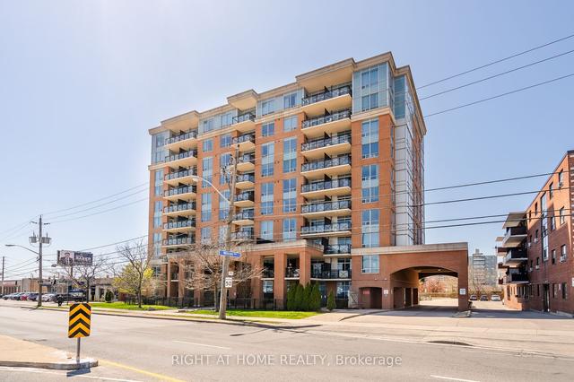 402 - 2772 Keele St, Condo with 2 bedrooms, 2 bathrooms and 2 parking in Toronto ON | Image 1