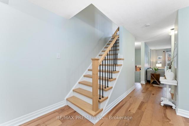 46 Wyatt Lane, Townhouse with 3 bedrooms, 2 bathrooms and 2 parking in Aurora ON | Image 7