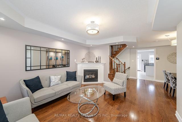 239 Littlewood Dr, House semidetached with 3 bedrooms, 3 bathrooms and 2 parking in Oakville ON | Image 38
