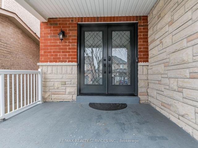 8 River Heights Dr, House detached with 4 bedrooms, 6 bathrooms and 6 parking in Brampton ON | Image 12