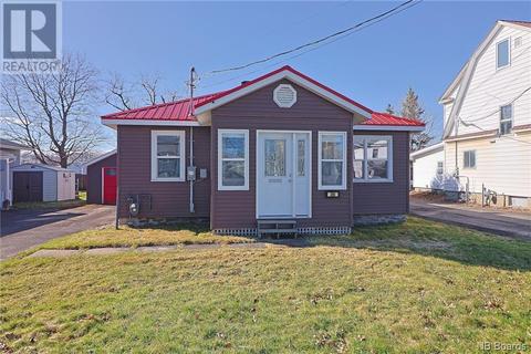 266 Gibson Street, House detached with 2 bedrooms, 1 bathrooms and null parking in Fredericton NB | Card Image