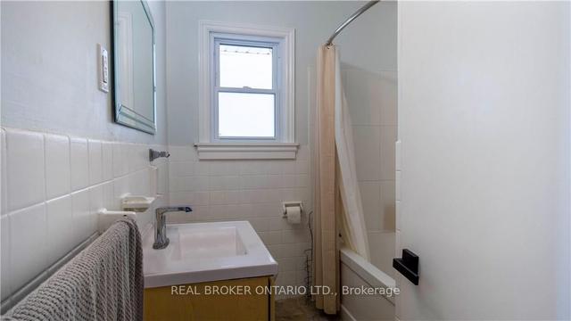 1245 Trafalgar St, House detached with 2 bedrooms, 2 bathrooms and 3 parking in London ON | Image 9