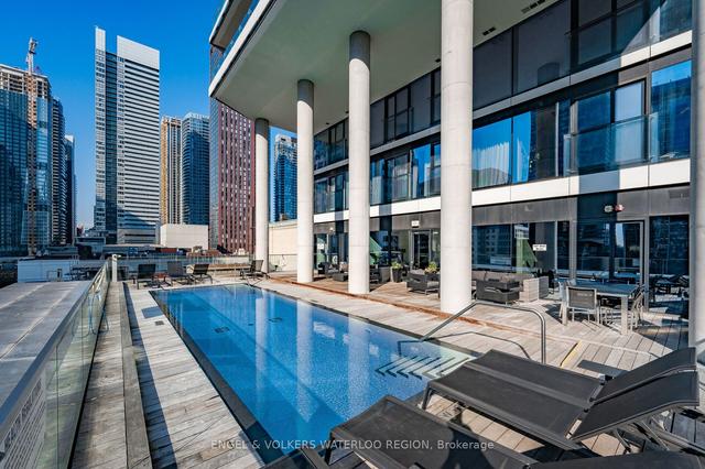 2406 - 224 King St W, Condo with 2 bedrooms, 1 bathrooms and 1 parking in Toronto ON | Image 29