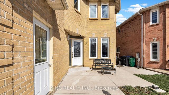 19 Kirk Dr, House detached with 5 bedrooms, 5 bathrooms and 8 parking in Brampton ON | Image 34
