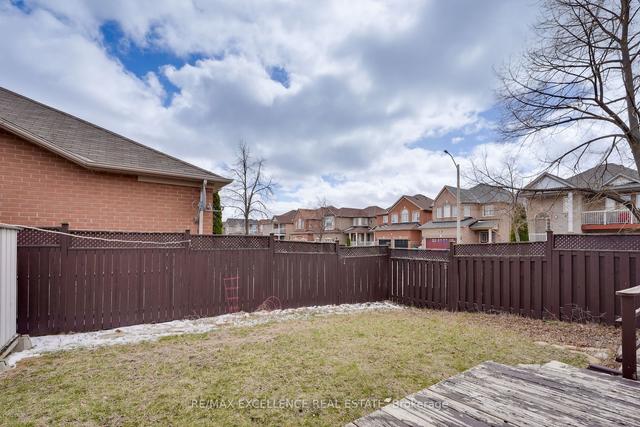 41 Fallstar Cres, House detached with 4 bedrooms, 4 bathrooms and 6 parking in Brampton ON | Image 33