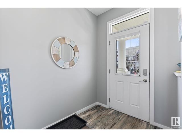 7704 24 Av Sw, House detached with 3 bedrooms, 2 bathrooms and 2 parking in Edmonton AB | Image 5