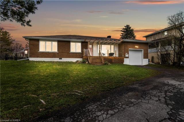 791 Hillview Road, House detached with 3 bedrooms, 1 bathrooms and 4 parking in Kingston ON | Image 1