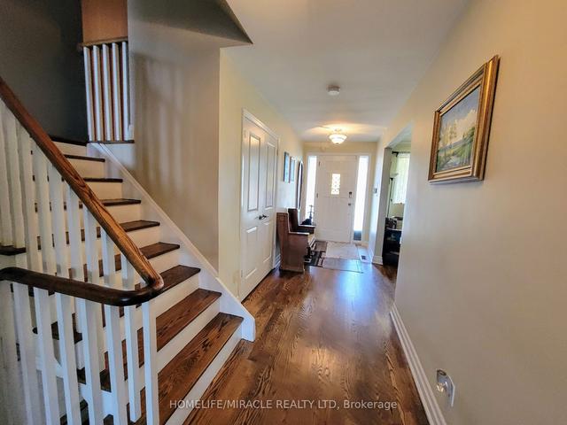 21 Pelmo Cres, House detached with 3 bedrooms, 3 bathrooms and 6 parking in Toronto ON | Image 19