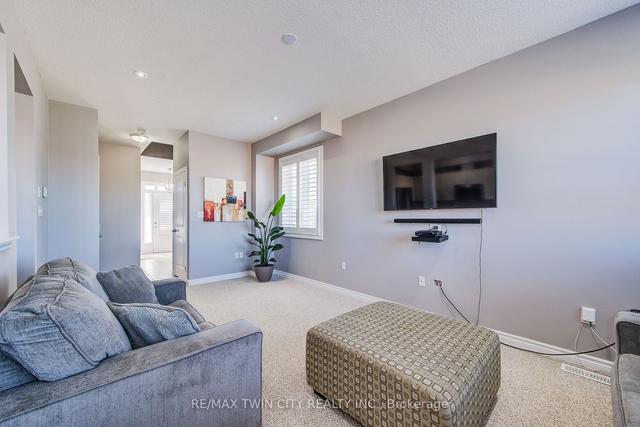 28 - 100 Chester Dr, Townhouse with 3 bedrooms, 3 bathrooms and 3 parking in Cambridge ON | Image 4
