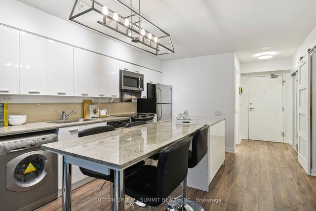 1111 - 15 Singer Crt, Condo with 1 bedrooms, 2 bathrooms and 1 parking in Toronto ON | Image 5