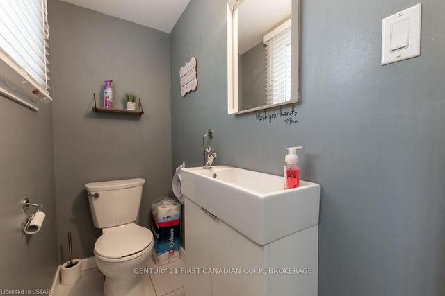 77 Kintail Cres, House semidetached with 3 bedrooms, 2 bathrooms and 3 parking in London ON | Image 29