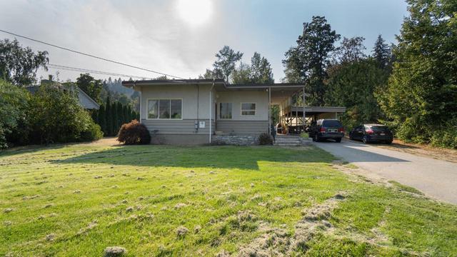 2700 Columbia Avenue, House detached with 2 bedrooms, 1 bathrooms and null parking in Castlegar BC | Image 1
