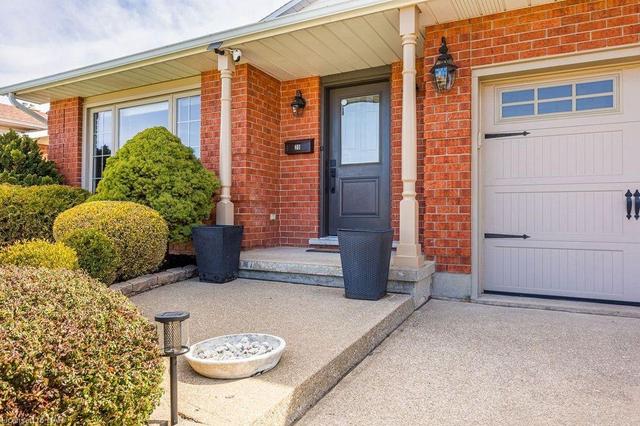 20 Pioneer Court, House detached with 3 bedrooms, 2 bathrooms and 6 parking in St. Catharines ON | Image 12
