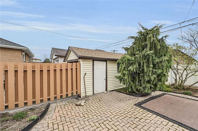 18 Reid Ave S, House detached with 2 bedrooms, 2 bathrooms and 3 parking in Hamilton ON | Image 31