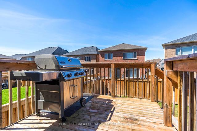 65 St Ives Cres, House detached with 4 bedrooms, 5 bathrooms and 6 parking in Whitby ON | Image 32