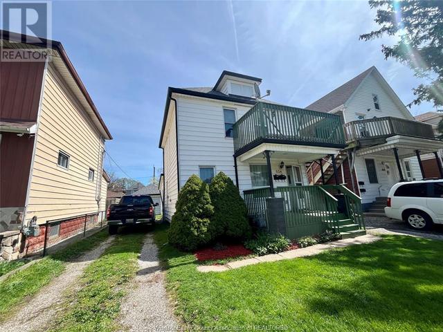 854 Pierre Avenue, House detached with 4 bedrooms, 2 bathrooms and null parking in Windsor ON | Image 2
