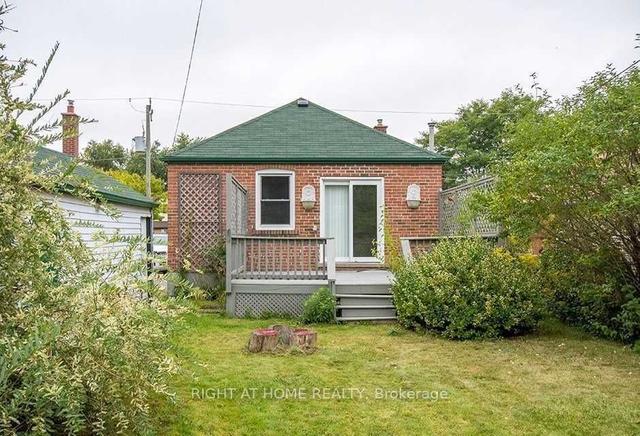19 Stellarton Rd, House detached with 2 bedrooms, 2 bathrooms and 3 parking in Toronto ON | Image 17
