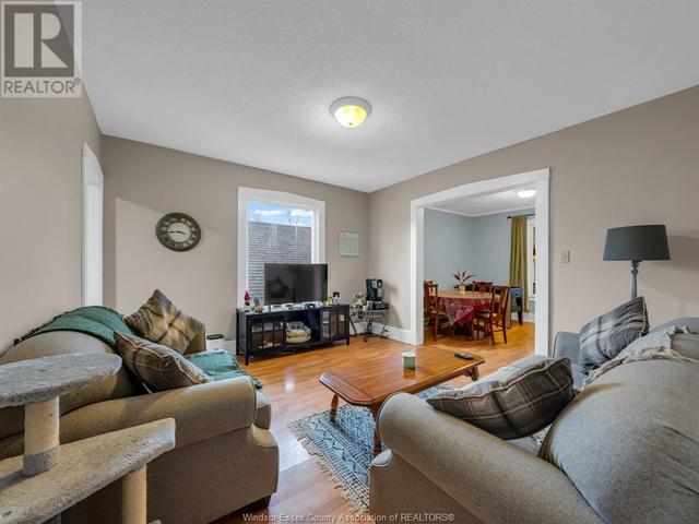 848 850 Gladstone, House detached with 4 bedrooms, 2 bathrooms and null parking in Windsor ON | Image 21