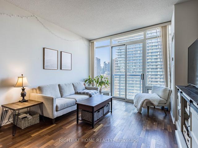1212 - 15 Windermere Ave, Condo with 1 bedrooms, 1 bathrooms and 1 parking in Toronto ON | Image 5