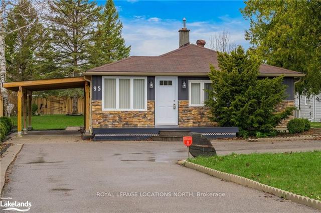 95 Betty Blvd, House detached with 3 bedrooms, 2 bathrooms and 10 parking in Wasaga Beach ON | Image 1