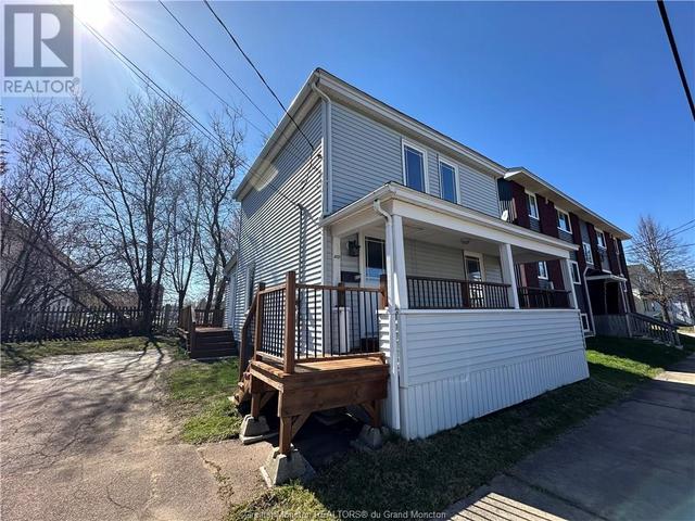 472 Robinson St, House detached with 2 bedrooms, 1 bathrooms and null parking in Moncton NB | Image 1
