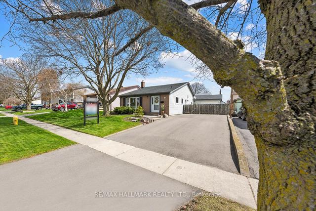 27 Roser Cres, House detached with 3 bedrooms, 2 bathrooms and 5 parking in Clarington ON | Image 12