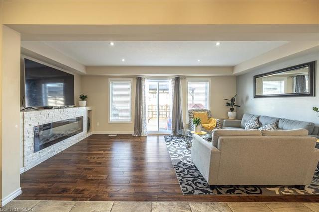 201 Summit Ridge Drive Drive, House detached with 3 bedrooms, 3 bathrooms and 3 parking in Guelph ON | Image 8