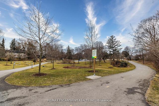 376 Lakeshore Rd W, House detached with 7 bedrooms, 3 bathrooms and 3 parking in Mississauga ON | Image 32