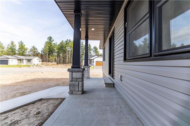 32 Durant Street, House detached with 4 bedrooms, 3 bathrooms and 4 parking in Petawawa ON | Image 7
