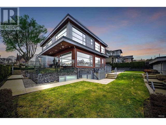 3309 W 19th Avenue, House detached with 4 bedrooms, 6 bathrooms and 4 parking in Vancouver BC | Image 1