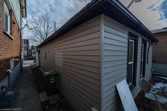 131 West Avenue N, House detached with 3 bedrooms, 1 bathrooms and 3 parking in Hamilton ON | Image 17