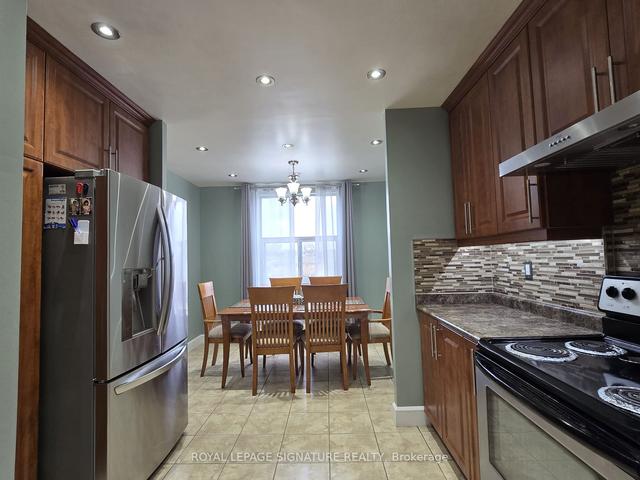 212 - 1055 A Forestwood Dr, Townhouse with 3 bedrooms, 2 bathrooms and 1 parking in Mississauga ON | Image 22