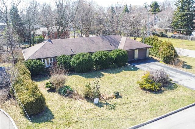 5 Balcarra Ave, House detached with 3 bedrooms, 3 bathrooms and 6 parking in Toronto ON | Image 10
