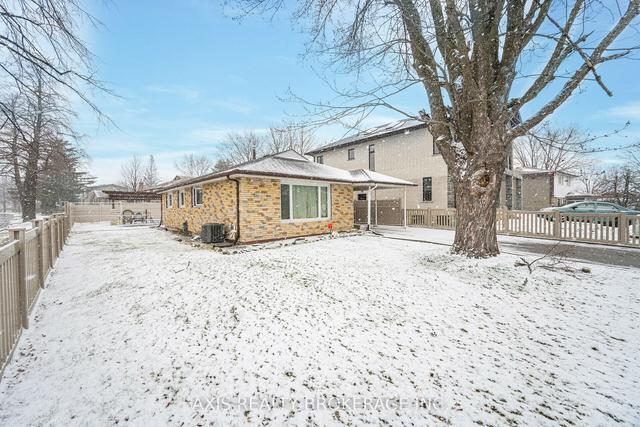 6 Dorward Dr, House detached with 3 bedrooms, 2 bathrooms and 5 parking in Toronto ON | Image 16