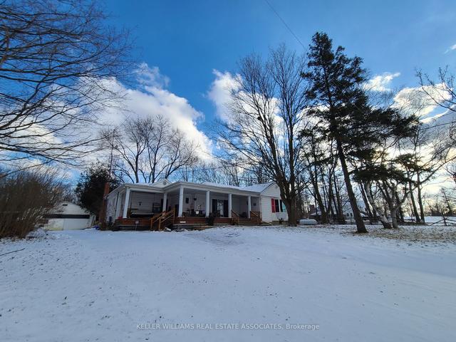 3364 Burnhamthorpe Rd W, House detached with 3 bedrooms, 3 bathrooms and 11 parking in Oakville ON | Image 4