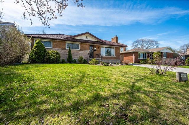 4 Warkdale Drive, House detached with 7 bedrooms, 3 bathrooms and 7 parking in St. Catharines ON | Image 3