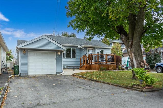 921 West 5th Street, House detached with 3 bedrooms, 2 bathrooms and 4 parking in Hamilton ON | Image 2