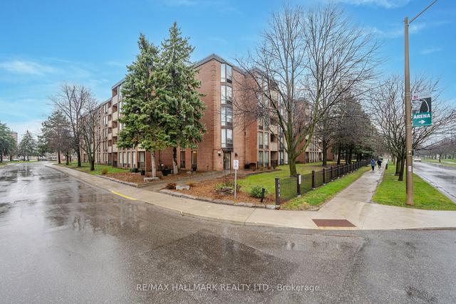 411 - 1525 Diefenbaker Crt, Condo with 3 bedrooms, 2 bathrooms and 1 parking in Pickering ON | Image 1