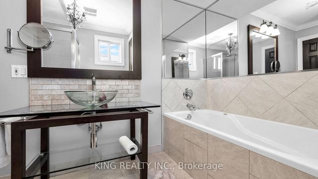 19 Kirk Dr, House detached with 5 bedrooms, 5 bathrooms and 8 parking in Brampton ON | Image 14