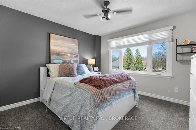 19 Muskoka Cres, House detached with 3 bedrooms, 3 bathrooms and 4 parking in London ON | Image 5
