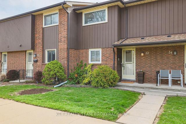 33 - 64 Forster St, Townhouse with 3 bedrooms, 2 bathrooms and 1 parking in St. Catharines ON | Image 1