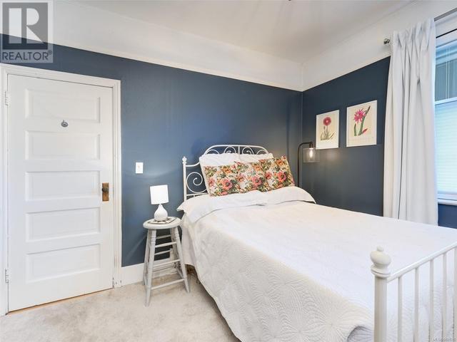 1 OF 3 BEDROOMS | Image 10