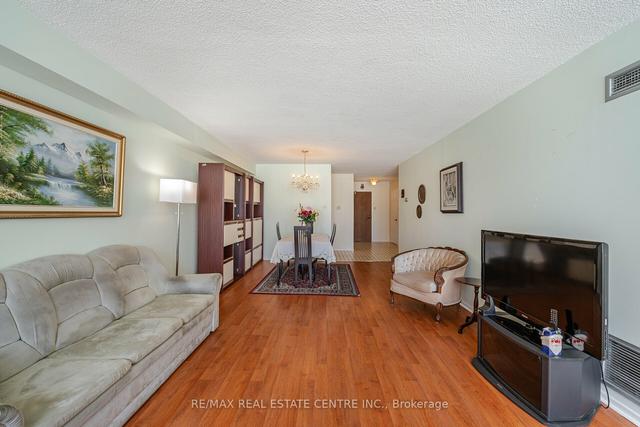 1612 - 45 Carlton St, Condo with 2 bedrooms, 2 bathrooms and 1 parking in Toronto ON | Image 4