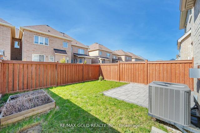 22 Trentonian St, House attached with 3 bedrooms, 4 bathrooms and 2 parking in Brampton ON | Image 13