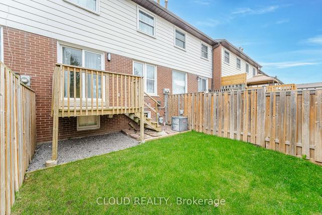 11 - 2445 Homelands Dr, Townhouse with 3 bedrooms, 2 bathrooms and 4 parking in Mississauga ON | Image 29