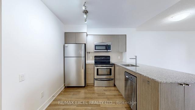 1402 - 23 Sheppard Ave E, Condo with 1 bedrooms, 1 bathrooms and 1 parking in Toronto ON | Image 2