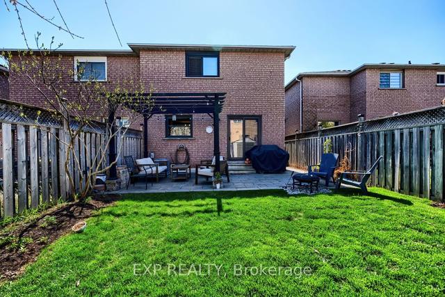 567 Eliza Cres, House attached with 3 bedrooms, 3 bathrooms and 3 parking in Burlington ON | Image 33