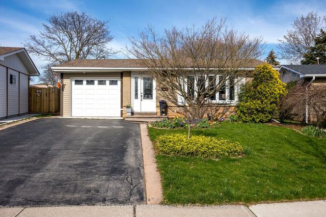 3202 Centennial Dr, House detached with 3 bedrooms, 2 bathrooms and 4 parking in Burlington ON | Image 1
